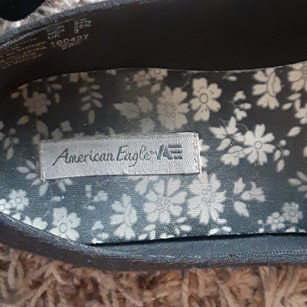 Shoes - Picture 2 of 3
